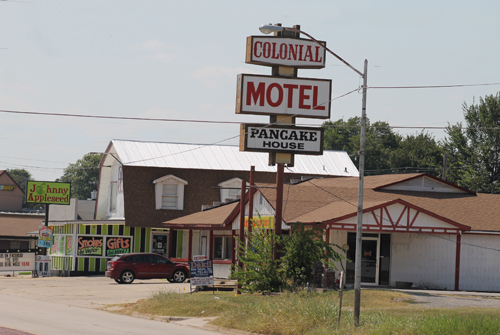 colonial motel